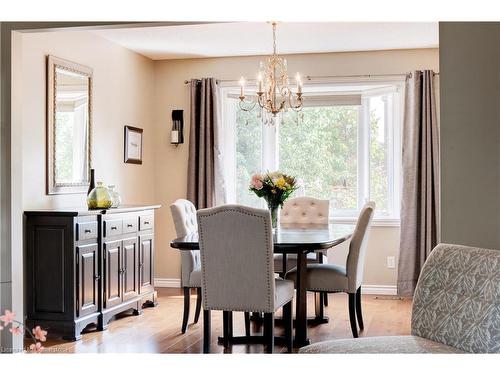 3200 Tania Crescent, Burlington, ON - Indoor Photo Showing Dining Room