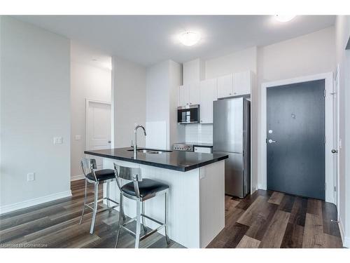 802-2750 King Street E, Hamilton, ON - Indoor Photo Showing Kitchen