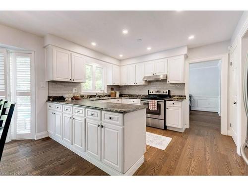 4235 Spruce Avenue, Burlington, ON - Indoor Photo Showing Kitchen