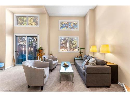 5-4165 Fieldgate Drive, Mississauga, ON - Indoor Photo Showing Living Room