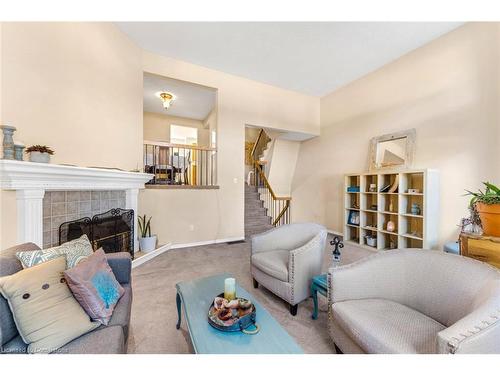 5-4165 Fieldgate Drive, Mississauga, ON - Indoor Photo Showing Living Room With Fireplace