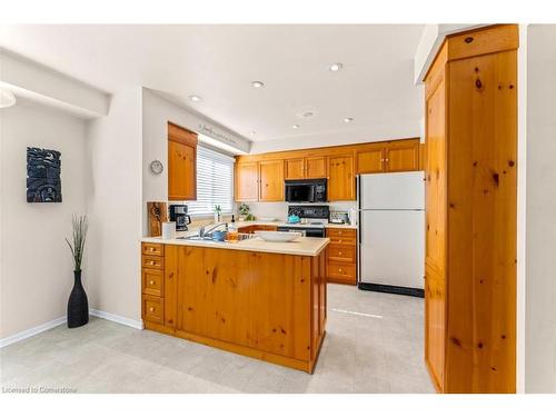 5-4165 Fieldgate Drive, Mississauga, ON - Indoor Photo Showing Kitchen