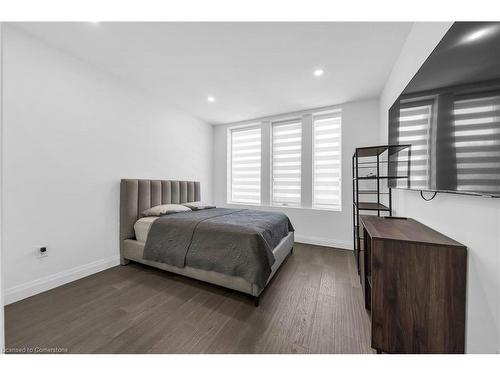 56 Frederick Avenue, Hamilton, ON - Indoor Photo Showing Bedroom