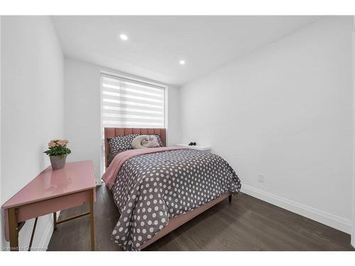 56 Frederick Avenue, Hamilton, ON - Indoor Photo Showing Bedroom