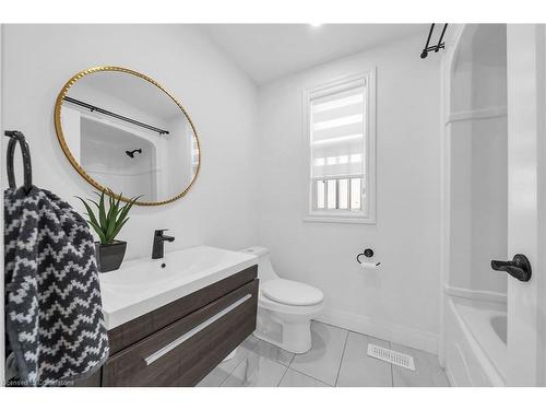 56 Frederick Avenue, Hamilton, ON - Indoor Photo Showing Bathroom