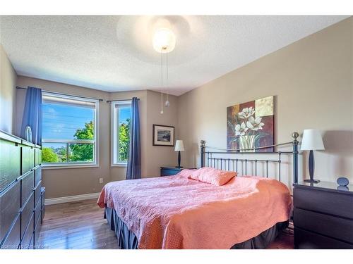 102 Northernbreeze Street, Mount Hope, ON - Indoor Photo Showing Bedroom