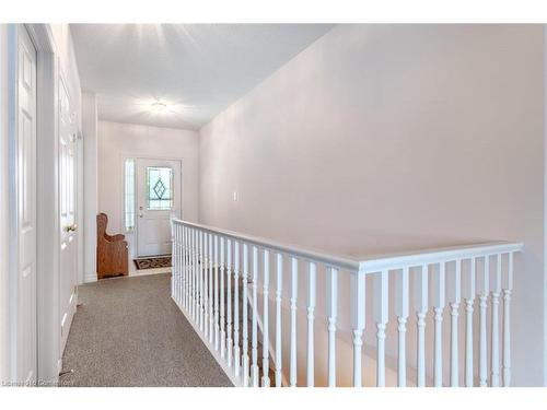 16 Twentyplace Boulevard, Mount Hope, ON - Indoor Photo Showing Other Room