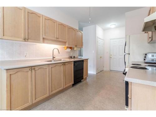 16 Twentyplace Boulevard, Mount Hope, ON - Indoor Photo Showing Kitchen With Double Sink