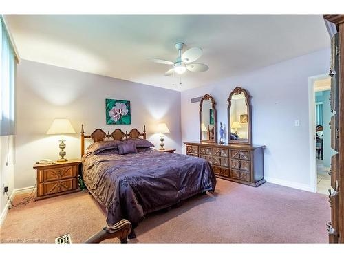 235 Columbia Drive, Hamilton, ON - Indoor Photo Showing Bedroom