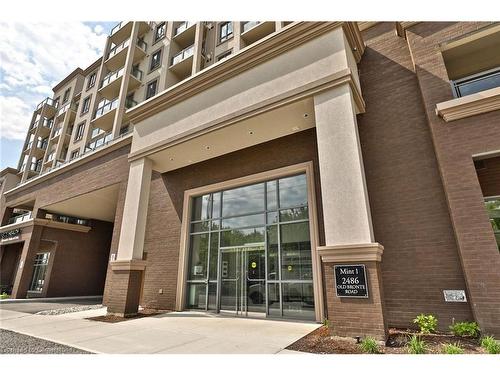 706-2486 Old Bronte Road, Oakville, ON - Outdoor