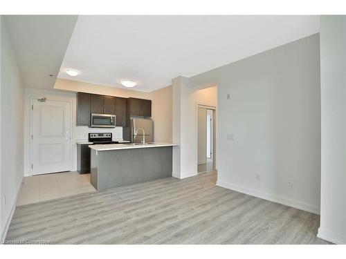 706-2486 Old Bronte Road, Oakville, ON - Indoor Photo Showing Kitchen