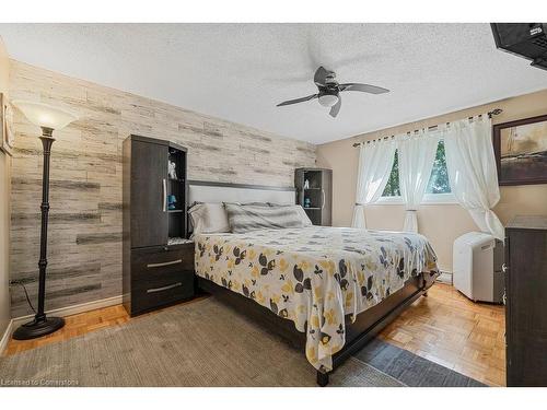 17-6 Loconder Drive, Hamilton, ON - Indoor Photo Showing Bedroom