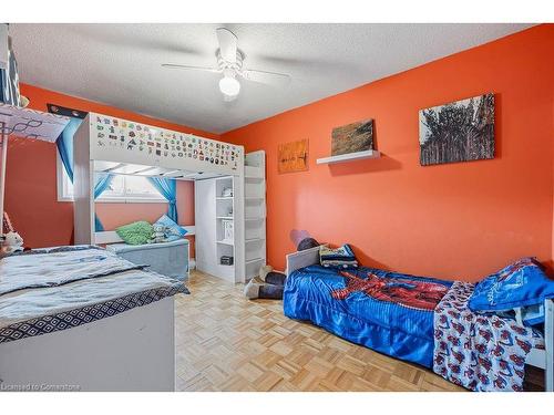 17-6 Loconder Drive, Hamilton, ON - Indoor Photo Showing Bedroom