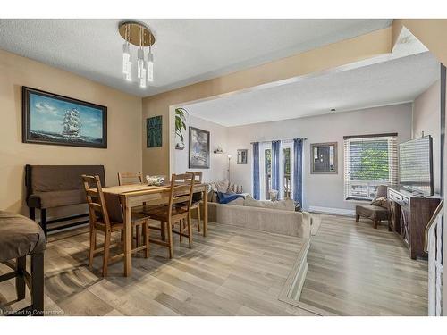 17-6 Loconder Drive, Hamilton, ON - Indoor Photo Showing Dining Room