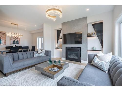 1458 Upper Sherman Avenue, Hamilton, ON - Indoor Photo Showing Living Room With Fireplace