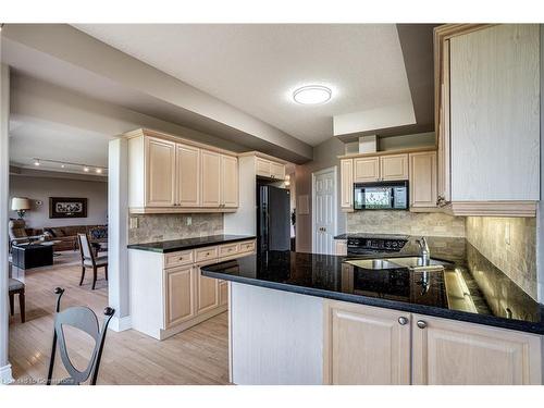 704-1770 Main Street W, Hamilton, ON - Indoor Photo Showing Kitchen