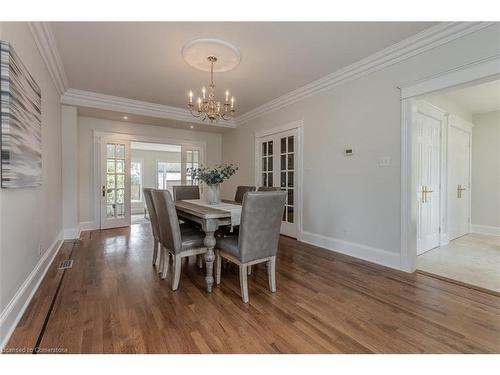 599 Cumberland Avenue, Burlington, ON - Indoor Photo Showing Dining Room