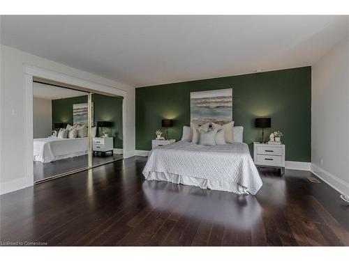 599 Cumberland Avenue, Burlington, ON - Indoor Photo Showing Bedroom