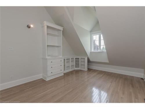 599 Cumberland Avenue, Burlington, ON - Indoor Photo Showing Other Room