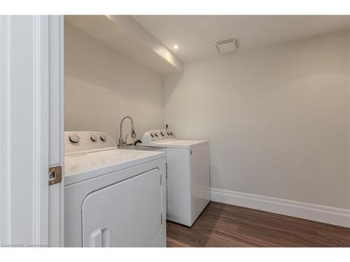 599 Cumberland Avenue, Burlington, ON - Indoor Photo Showing Laundry Room