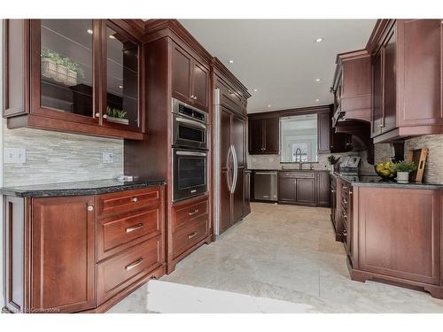 599 Cumberland Avenue, Burlington, ON - Indoor Photo Showing Kitchen