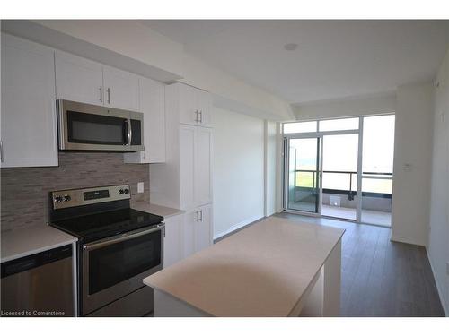 804-560 North Service Road, Grimsby, ON - Indoor Photo Showing Kitchen