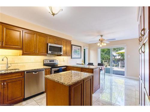 86 Golfview Crescent, Hamilton, ON - Indoor Photo Showing Kitchen