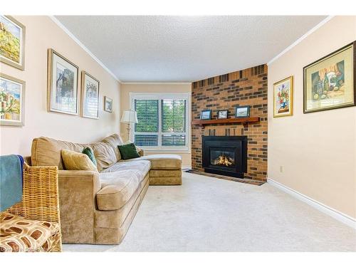 86 Golfview Crescent, Hamilton, ON - Indoor Photo Showing Living Room With Fireplace