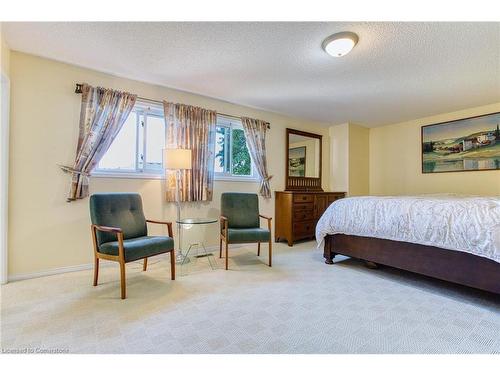 86 Golfview Crescent, Hamilton, ON - Indoor Photo Showing Bedroom