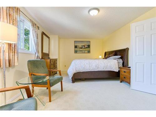 86 Golfview Crescent, Hamilton, ON - Indoor Photo Showing Bedroom