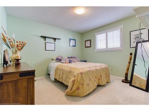 86 Golfview Crescent, Hamilton, ON - Indoor Photo Showing Bedroom