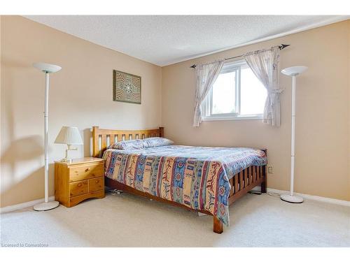 86 Golfview Crescent, Hamilton, ON - Indoor Photo Showing Bedroom