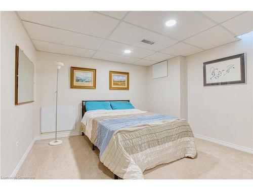 86 Golfview Crescent, Hamilton, ON - Indoor Photo Showing Bedroom