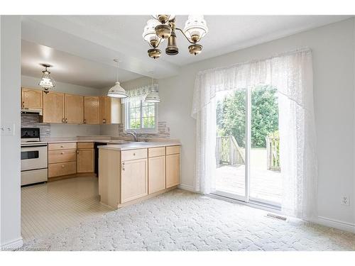 37 Younge Road, Dunnville, ON - Indoor Photo Showing Kitchen