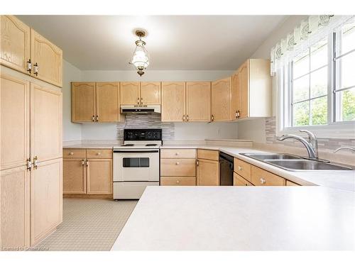 37 Younge Road, Dunnville, ON - Indoor Photo Showing Kitchen With Double Sink