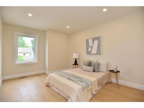 20 Clare Avenue, Hamilton, ON - Indoor Photo Showing Bedroom