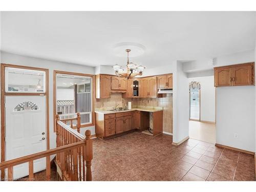 77 Greenford Drive, Hamilton, ON - Indoor Photo Showing Kitchen