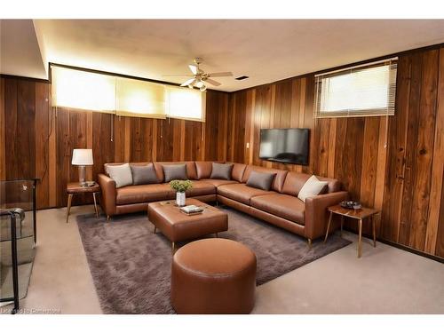 15 Leslie Drive, Stoney Creek, ON - Indoor Photo Showing Living Room