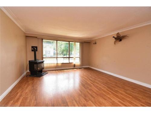 15 Leslie Drive, Stoney Creek, ON - Indoor Photo Showing Other Room