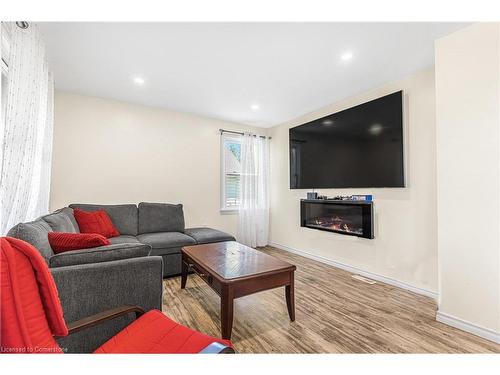 9 Foley Crescent, Thorold, ON - Indoor Photo Showing Living Room With Fireplace