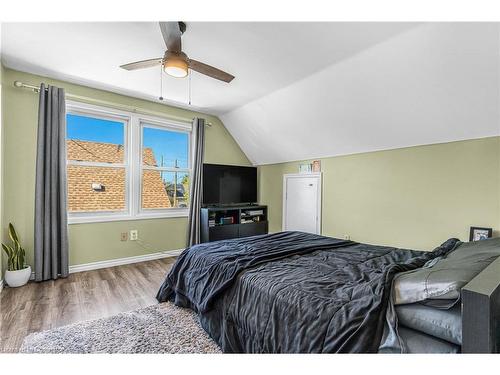 9 Foley Crescent, Thorold, ON - Indoor Photo Showing Bedroom