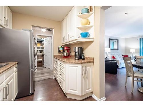 105-6 Niagara Street, Grimsby, ON - Indoor Photo Showing Kitchen