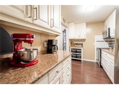 105-6 Niagara Street, Grimsby, ON - Indoor Photo Showing Kitchen