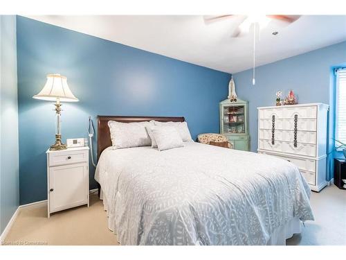 105-6 Niagara Street, Grimsby, ON - Indoor Photo Showing Bedroom