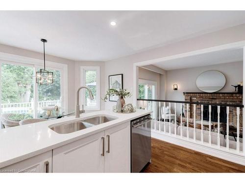 2182 Maplewood Drive, Burlington, ON - Indoor Photo Showing Kitchen