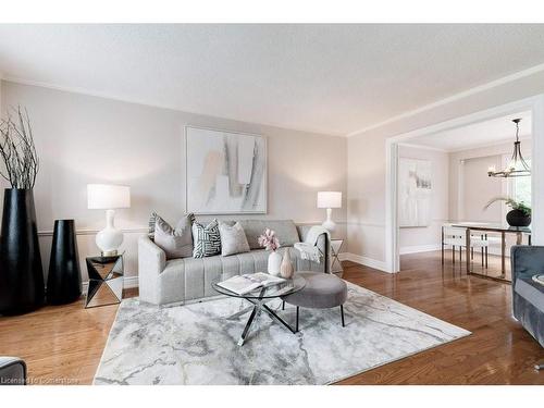 2182 Maplewood Drive, Burlington, ON - Indoor Photo Showing Living Room