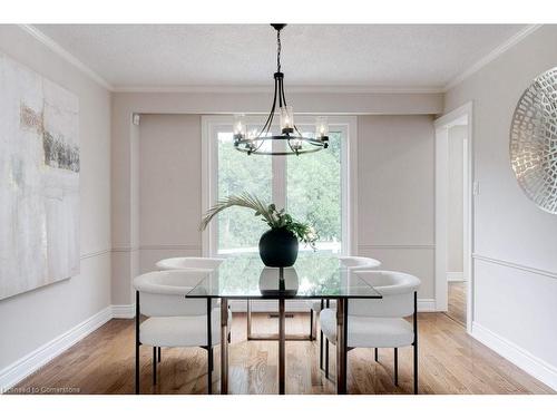 2182 Maplewood Drive, Burlington, ON - Indoor Photo Showing Dining Room