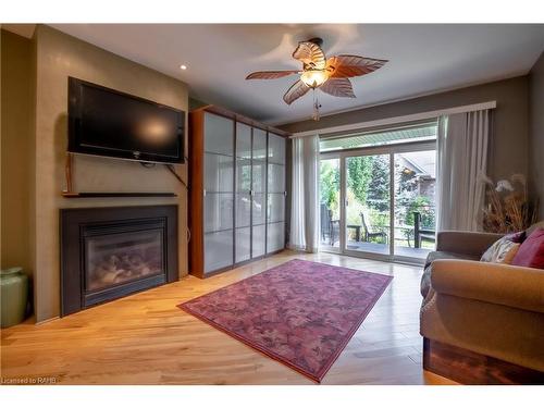 38 Aaron Trail, Welland, ON - Indoor Photo Showing Living Room With Fireplace