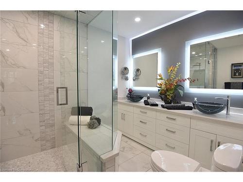 4491 Connell Avenue, Niagara Falls, ON - Indoor Photo Showing Bathroom