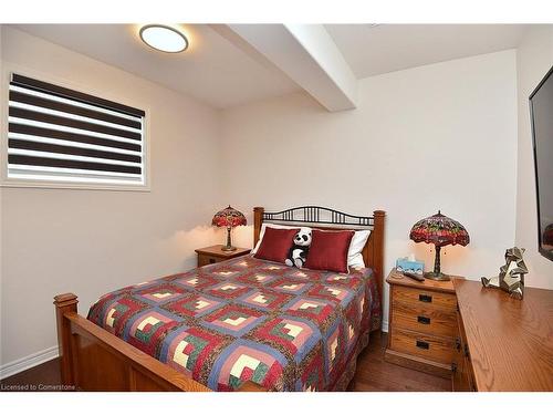 4491 Connell Avenue, Niagara Falls, ON - Indoor Photo Showing Bedroom